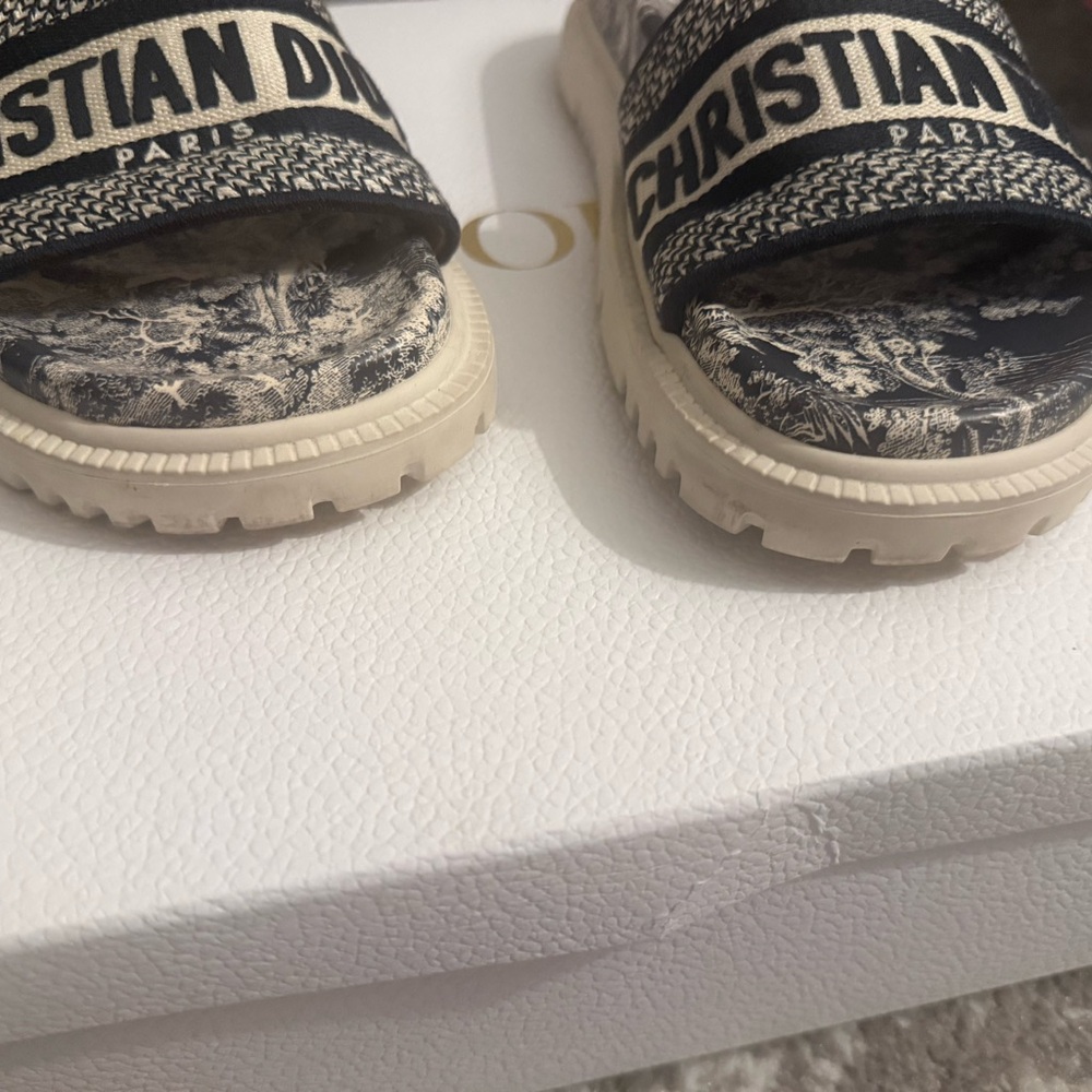 Dior Dway slides in navy and white. - Picture 7 of 11